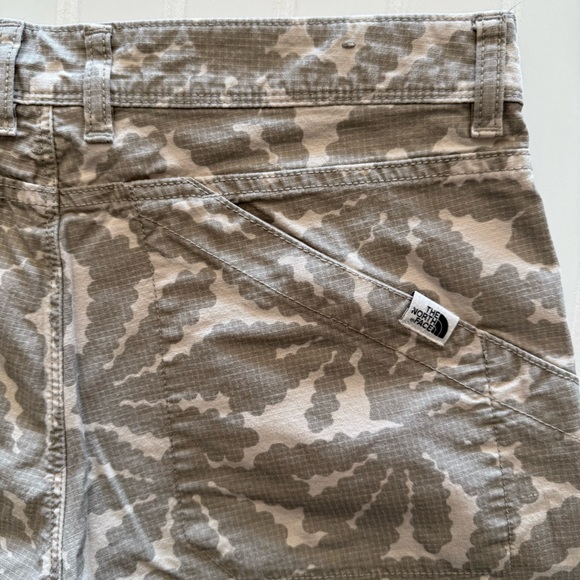 The North Face Ridgeside Ripstop Camo Shorts - Size 10 - Picture 5 of 7